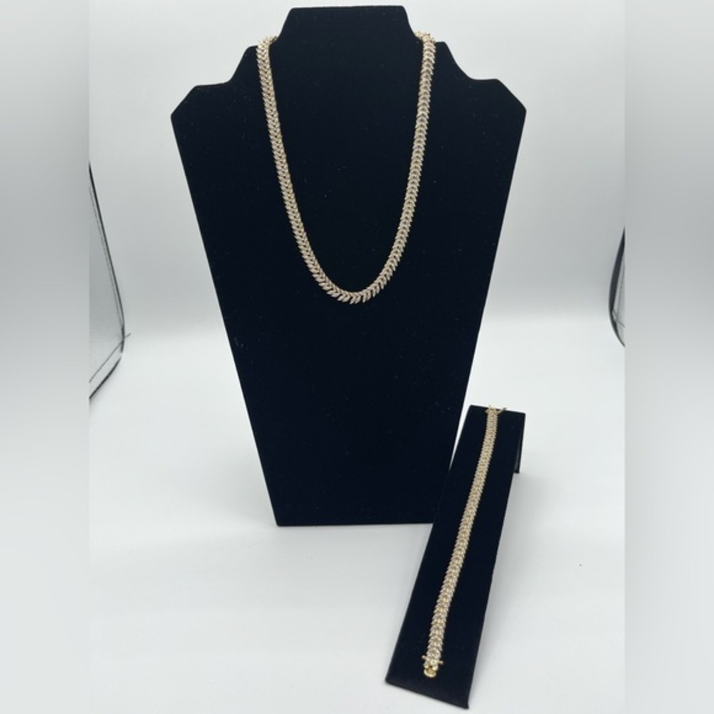 Vintage intricate designed‎ necklace and matching bracelet set.